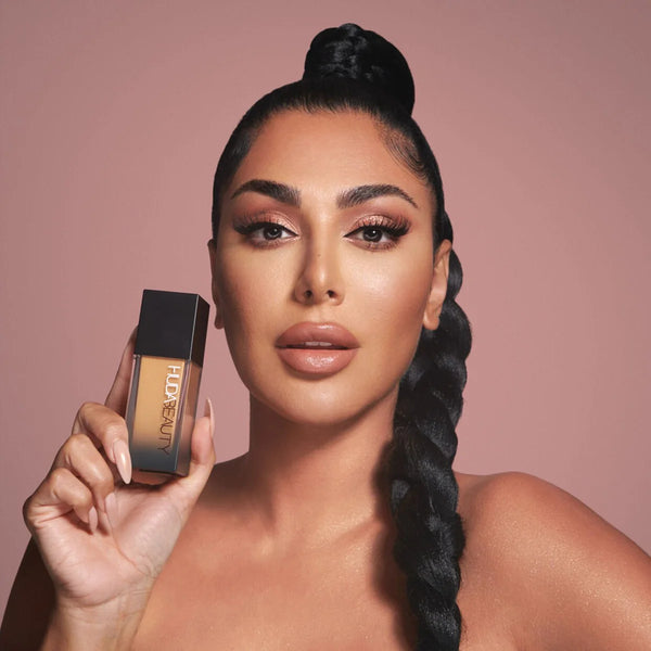 Huda Beauty fauxfilter foundation